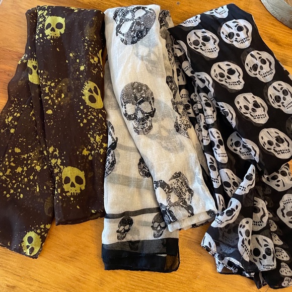 Scull scarfs - Picture 2 of 8